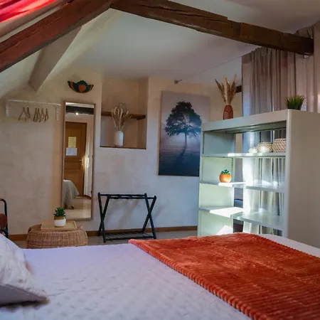 Du Marais Bed & Breakfast 3*