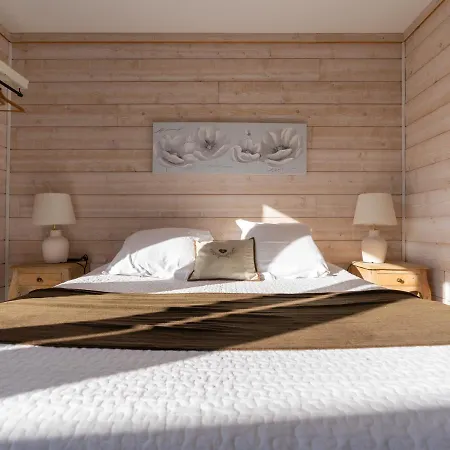 Du Marais Bed & Breakfast