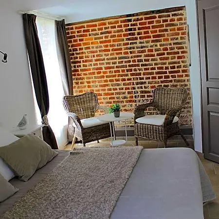 Du Marais