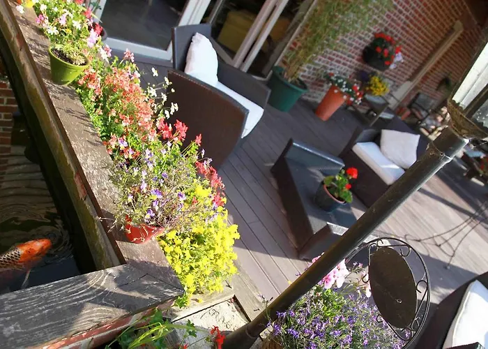 Du Marais Bed & Breakfast Tilques