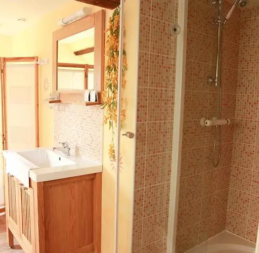 Couette-café Du Marais 3*